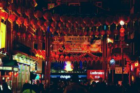 Read more about the article 想買年貨來這裡！網友熱議全台5大年貨大街一次看
